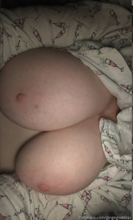 Gingegoddess ポルノスター 写真