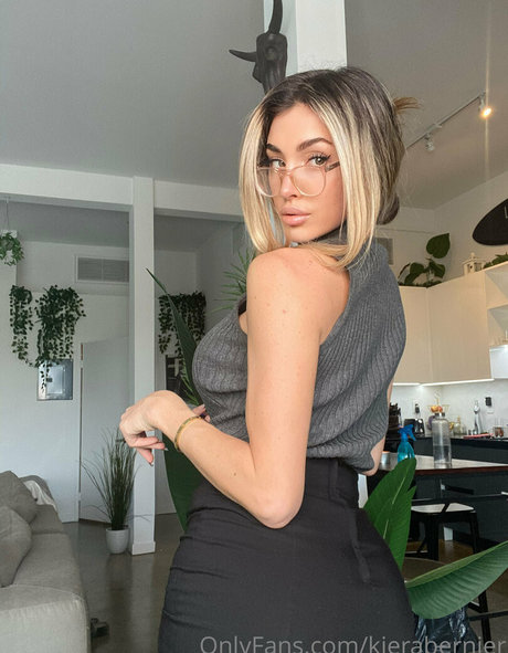 ナチュラルポーグオンリーファン ホットヌード 写真