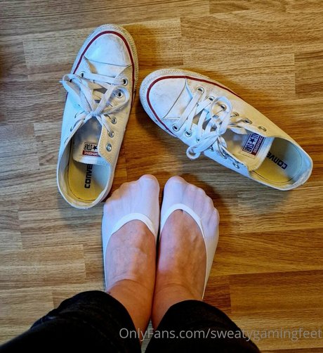 sweatygamingfeet トップポルノスター 写真