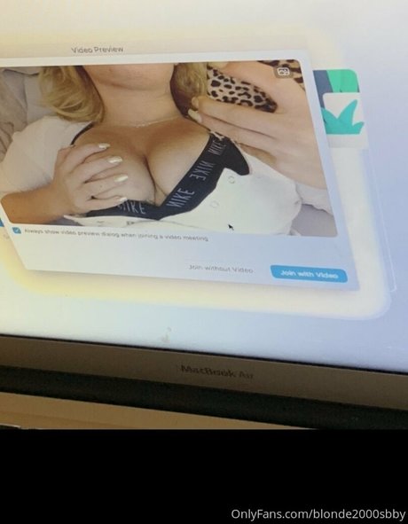 blonde2000sbby トップ女優 画像