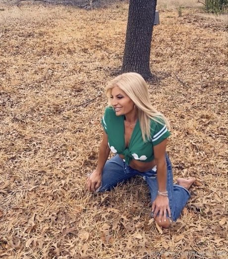 フェイシャルオンリーファンズ 裸 写真