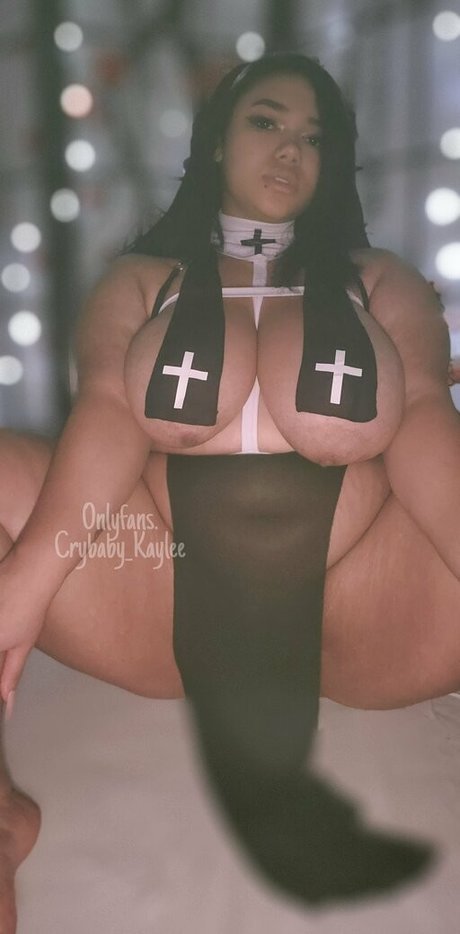 crybaby kaylee かわいいモデル 画像