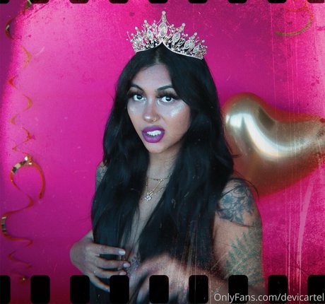 Devicartel エロティックなスター 写真