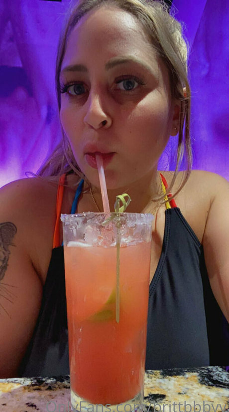 brittbbbyy ヌードのポルノスター 写真