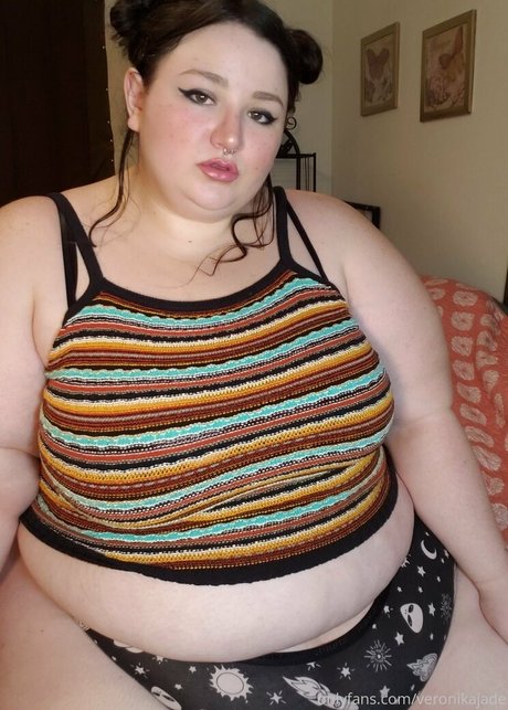 金髪クーガーオンリーファンズ セクシーヌード 写真