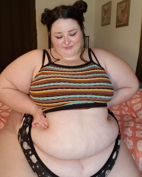 曲線美の女の子オンリーファンズ ホット 画像