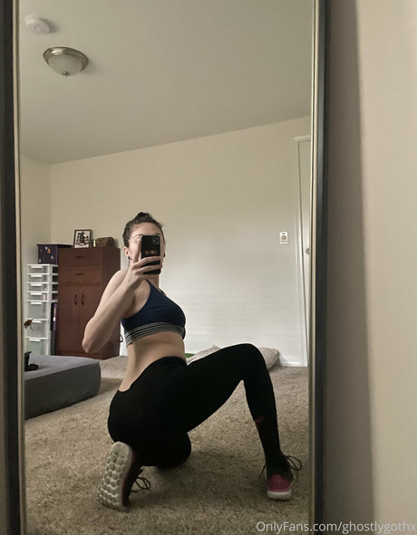 ヌードティーンオンリーファンズ 裸 写真