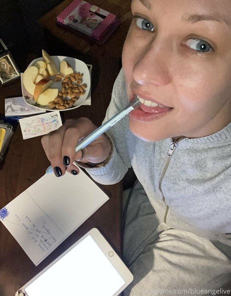 blueangelive ポルノスター 可愛い アーカイブ