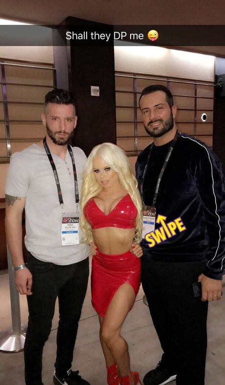 nikkidelano トップポルノスター 画像