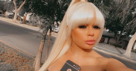 nikkidelano ホット女優 アーカイブ