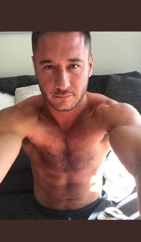 大学生カップルのオンリーファンズ アダルト 画像