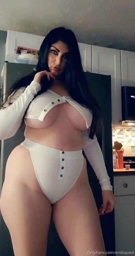 ポーグ xxx オンリーファンズ セクシー 画像