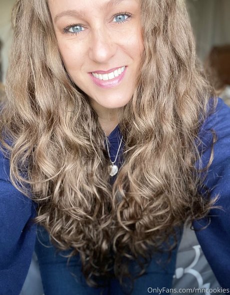 黒い乳首 OnlyFans ホットセクシー 写真