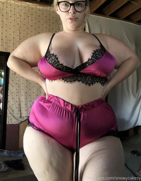 黒人ママオンリーファンズ セクシー 写真