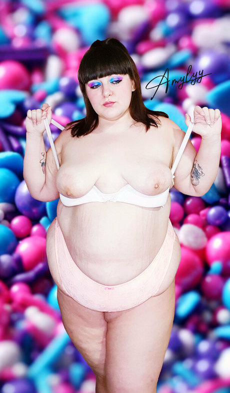 amylyy セックスモデル 写真