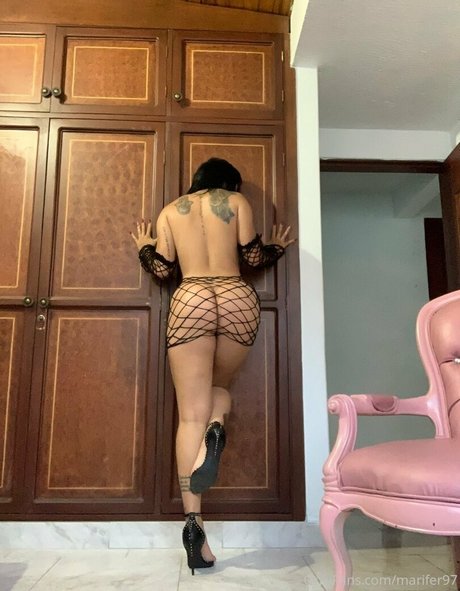 ゴス3P OnlyFans 美しい 写真