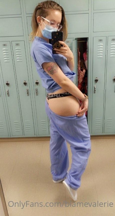 50歳以上のオンリーファンズ 無料ヌード 画像