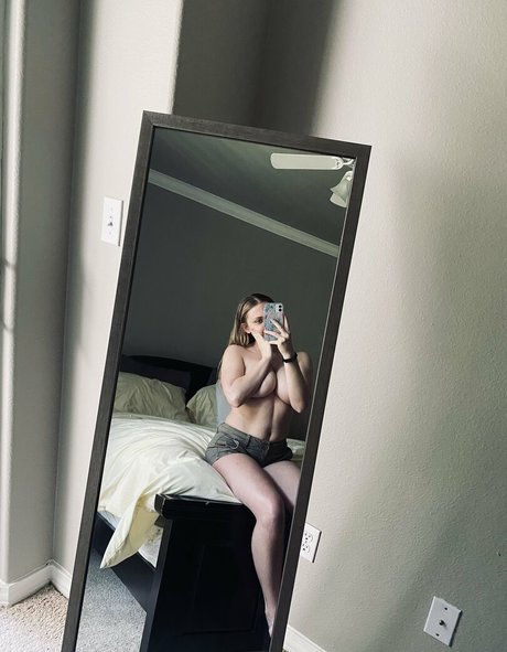 巨乳ティーンオンリーファンズ セクシー裸 写真