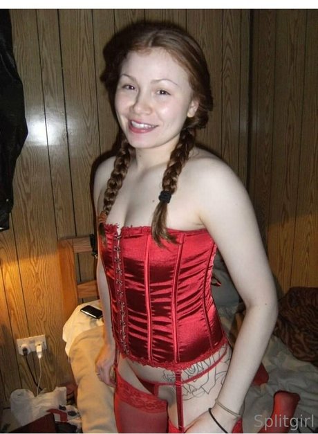 ブッシュ・オンリーファンズ ヌード 写真