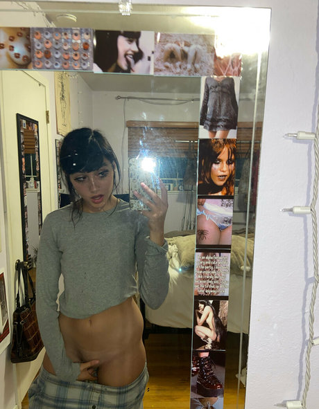 delilahraige アートモデル 画像