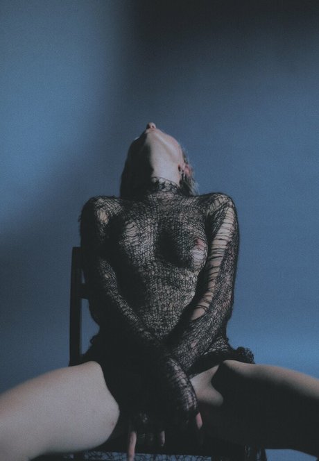 ラテン系ティーンオンリーファンズ アートヌード ギャラリー