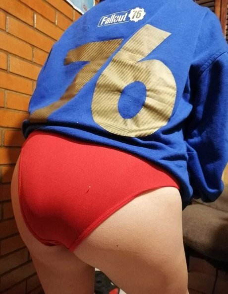 肉厚マンコオンリーファンズ セクシーヌード 写真