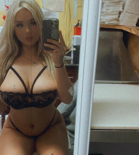 熟女乱交OnlyFans アート裸 写真