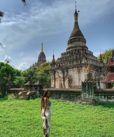 アラブのティーンズオンリーファンズ アートxxx 写真