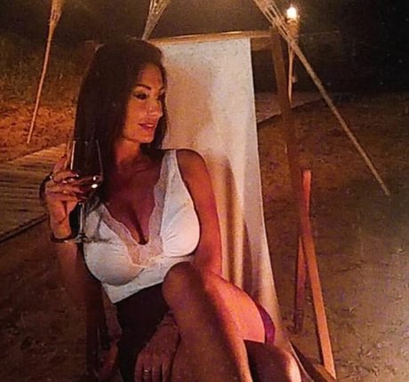 妊娠中のアジア人オンリーファンズ ポルノ 画像