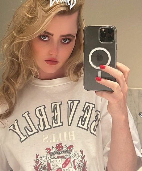 Kathryn Newton ポルノスター アダルト 写真