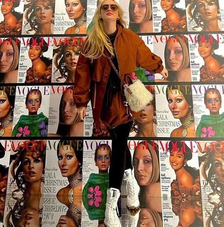 Kathryn Newton xxxスター アーカイブ