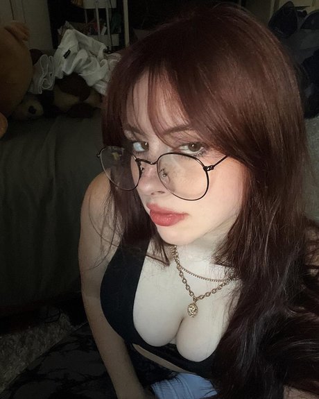 肉厚マンコオンリーファンズ 無料アダルト 写真