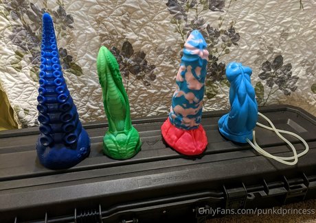 巨乳で曲線美のOnlyFans ポルノグラフィック 画像