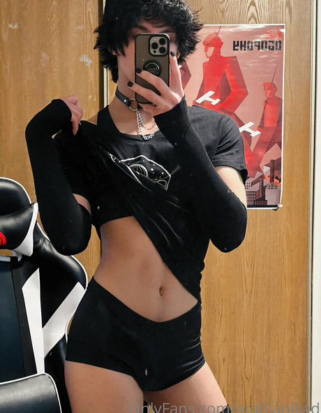 赤毛ティーンオンリーファンズ ポルノ 写真