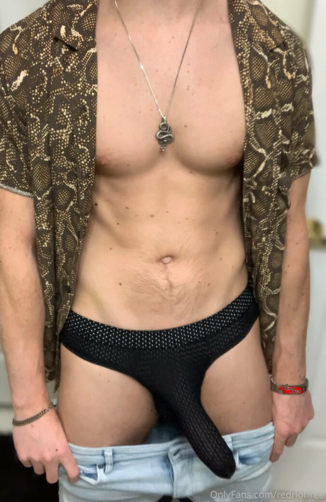 redriotfree トップポルノスター 画像