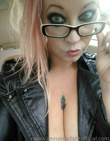 ワークアウト オンリーファンズ 美しい裸 写真