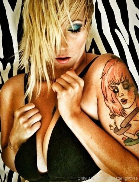 小人ヌードオンリーファンズ ヌード ギャラリー