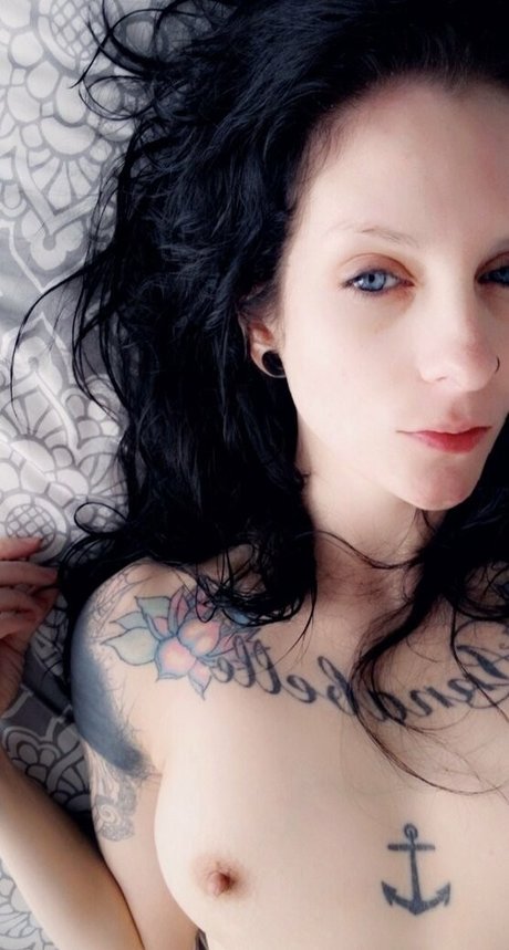 巨乳の熟女オンリーファンズ ホットセクシー ギャラリー