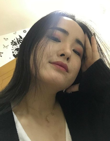 巨乳の熟女オンリーファンズ 無料アダルト 写真