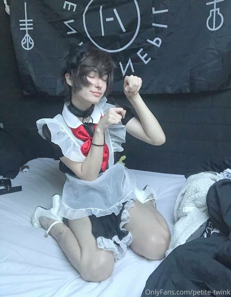 petite twink ポルノスター アダルト 写真