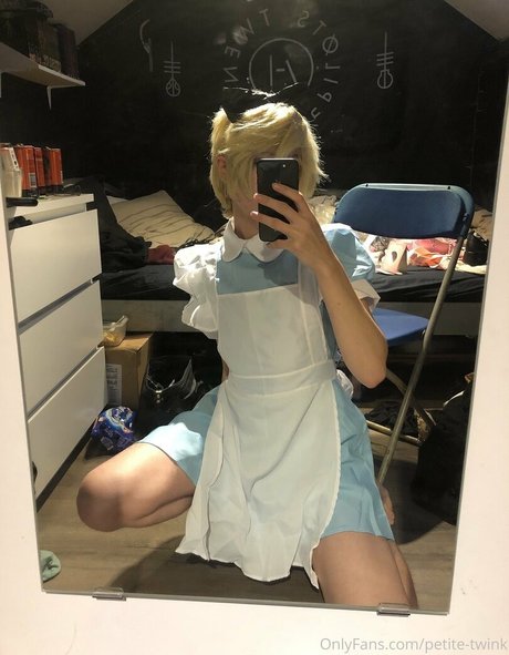 petite twink 素敵なモデル ギャラリー