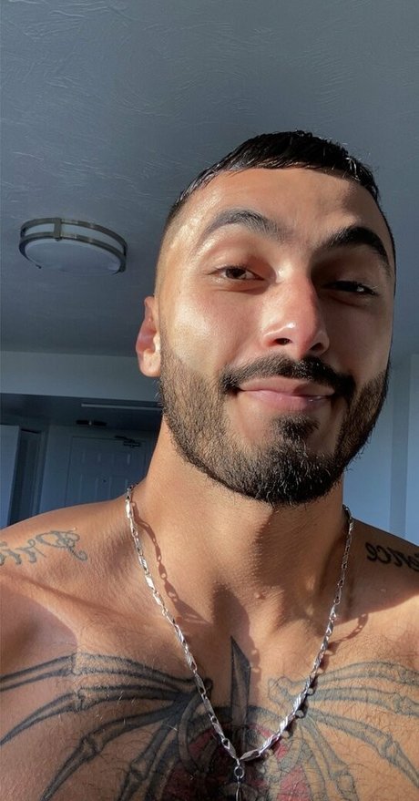 熟女クーガーオンリーファンズ ポルノ 画像