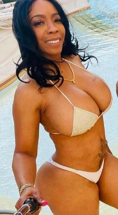 realbrickhousebody セクシーモデル 写真