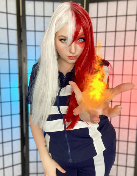 ポニーテールオンリーファンズ 美しい裸 画像