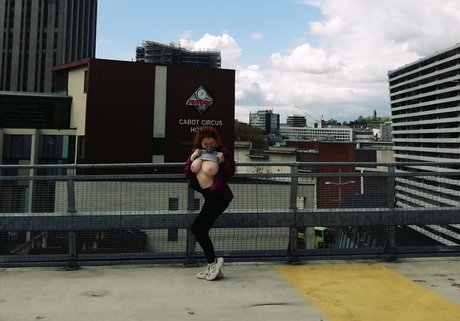 イギリスのプッシーOnlyFans アート裸 ギャラリー