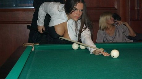 大きなお尻と巨乳のオンリーファンズ ホットポルノ ギャラリー