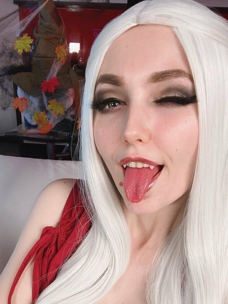 巨大なチンポを持つシーメールオンリーファンズ セクシーヌード 画像