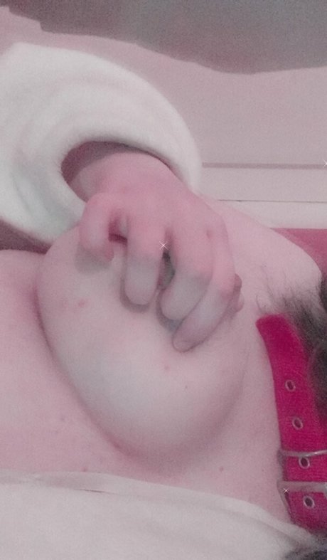 Gomi Kukara エロティックなポルノスター 画像