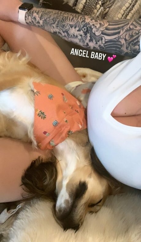 itssbriibitchh エロティックなモデル 写真