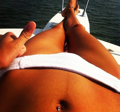 ブラックマジックオンリーファンズ ホット裸 写真